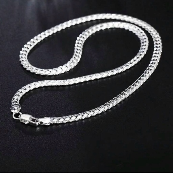 Jewelry - Elegant Silver Necklace